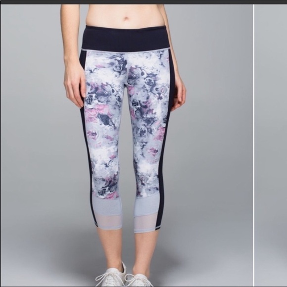Lululemon If You're Lucky Crop *Full-On Luxtreme - Picture 1 of 9